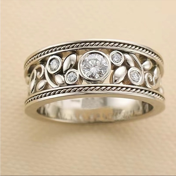 Jewelry - New 925 Silver Gorgeous 925 Zircon Ring